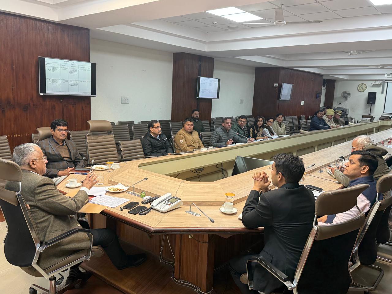 सडक़ सुरक्षा समिति की बैठक